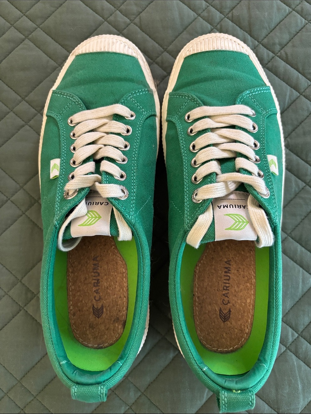 Cariuma Green Canvas Low-Top Sneakers with White Details